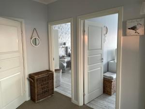 Koupelna v ubytování Biały Apartament Hampton w Playa Baltis