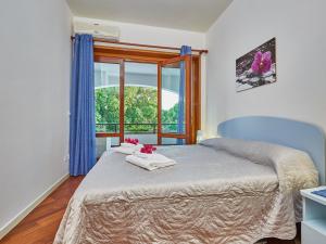 A bed or beds in a room at Baroque Bliss Luxurious Villa