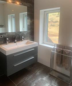 Koupelna v ubytování Familienpension Obere Juchhe, Ferienwohnung und Zimmer + 37 fotografií