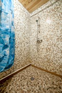 Ванная комната в Апарт-коттедж Sheriff-mini с зоной для барбекю в экологичной части Выборга