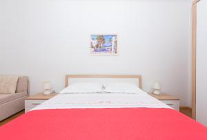 Postel nebo postele na pokoji v ubytování Apartment Ana Chill in Bast
