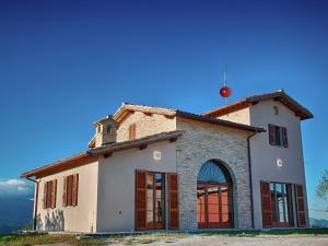 Gallery image of Flat on a farm with swimming pool and many activities in SantʼAngelo in Vado