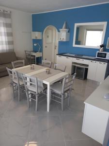 A kitchen or kitchenette at VILLA LUDO a ZAMBRONE TROPEA