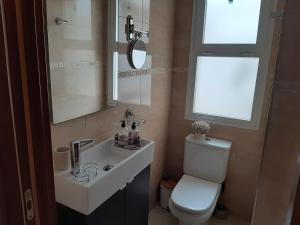 Kúpeľňa v ubytovaní Apartment in perfect position Historic Centre Malaga + 23 fotografií