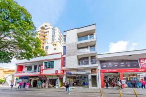 Supermarket nebo jiné obchody v  hotelu nebo okolí