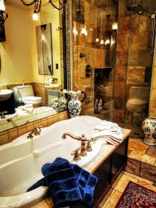 Un baño de Auberge J.A Moisan