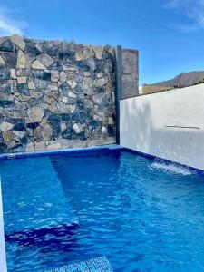 Der Swimmingpool an oder in der Nähe von Casita Nodin