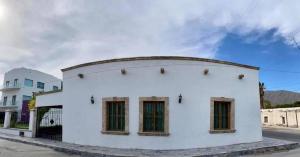 Das Gebäude in dem sich die Villa befindet