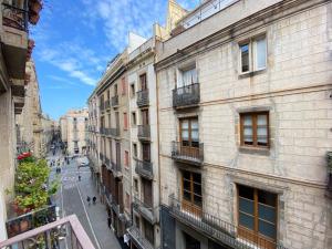 Photo de la galerie de l'établissement Liceu Apartments by gaiarooms, à Barcelone