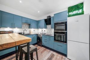 Dapur atau dapur kecil di Roslin Place - Grampian Lettings Ltd