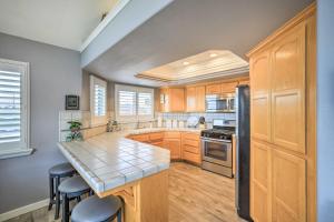 Ideally Located Ocean Escape Near Beach and Wineries