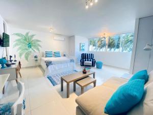 Gallery image of KASA Las Palmas OCEAN VIEW BEACHFRONT CONDO POOL in San Juan
