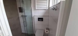 Bilik mandi di Appartement Duinzee Texel