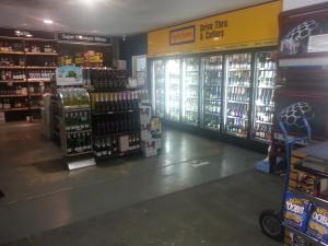酒店内部或周边的超市或其他商店
