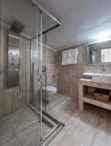 Kúpeľňa v ubytovaní Anemi Suites