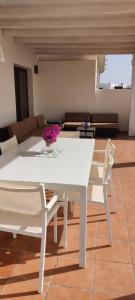Balkón nebo terasa v ubytování Villa Sunset Faro Deluxe & Spa Pool
