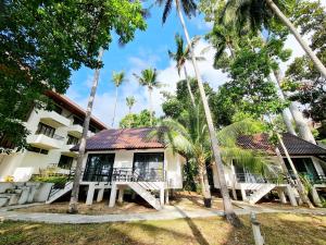 Gallery image of Coconut Beach Resort in Lamai