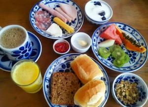 Opciones de desayuno para los huéspedes de Pousada Zilah