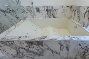 A bathroom at Boutique Hotel Villa Zoppi - Adults only