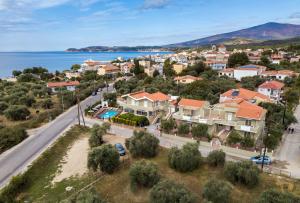 Gallery image of Kapahi Seaview Hotel Apartments in Potos
