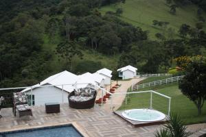 A piscina localizada em Alta Vista Pousada Boutique ou nos arredores