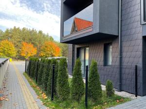パランガにあるSea Apartmentの隣の家