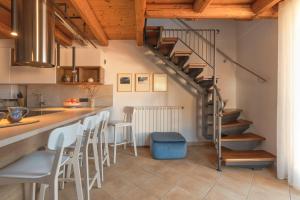 Kuchyň nebo kuchyňský kout v ubytování Casa del Borgo "Aria & Acqua" sul Lago Maggiore