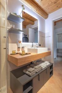 Kuchyň nebo kuchyňský kout v ubytování Casa del Borgo "Aria & Acqua" sul Lago Maggiore