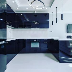 Kuchyň nebo kuchyňský kout v ubytování Роскошная 3к квартира 125м2 на набережной . Дрим таун