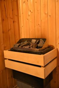 A bed or beds in a room at Hotel Iceberg Bansko