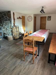 Postel nebo postele na pokoji v ubytování Chata Studnička Šumiac
