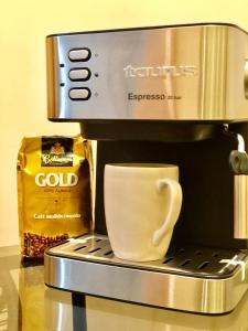 Set per la preparazione di tè e caffè presso Apparemment de luxe vue piscine