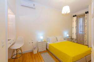 A bed or beds in a room at Ampio Cantone Suite
