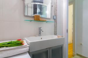 A bathroom at Ampio Cantone Suite