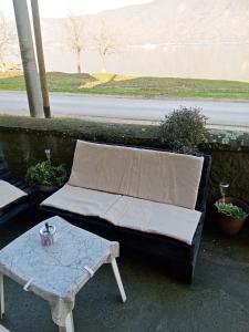 Balkoni atau teres di std- Na lepom plavom Dunavu