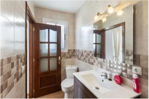 Un baño de APARTAMENTO EN OLVERA CON GARAJE