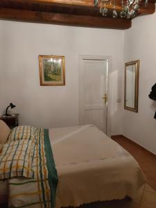 Lova arba lovos apgyvendinimo įstaigoje Il Cortile del Castello