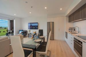 Gallery image of Tahunanui Oceanview Apartment in Nelson