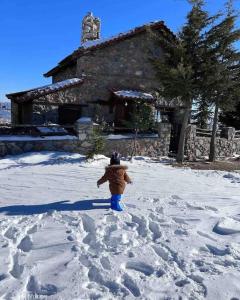 Kép E L chalet. A cosy mountain retreat. szállásáról Paleósz Ájosz Athanászioszban a galériában