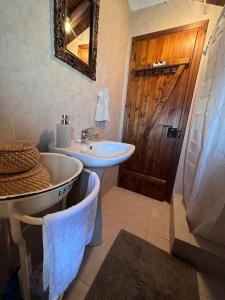 Kép E L chalet. A cosy mountain retreat. szállásáról Paleósz Ájosz Athanászioszban a galériában