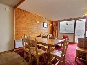 Appartement La Plagne, 3 pièces, 7 personnes - FR-1-455-73の見取り図または間取り図