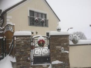 Obiekt Pension Artstetten zimą