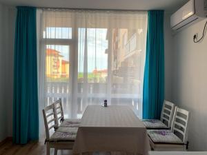 Fotografie z fotogalerie ubytování Chateau Aheloy 2, apartment with sea view v destinaci Acheloj