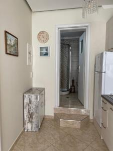 A bathroom at LEONORA’S APARTMENT