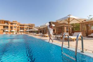 Бассейн в The Cascades Golf Resort, Spa & Thalasso или поблизости