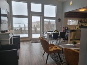 Area soggiorno di Icelandic Cottages
