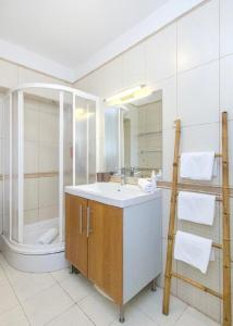 Ванна кімната в Delux Villa Hedonica