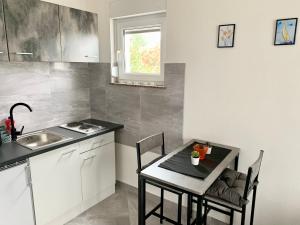 Kuhinja ili čajna kuhinja u objektu Studio Apartman Bruna-Liznjan, Medulin