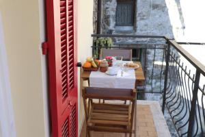 A balcony or terrace at Appartamento Ca' Baci'