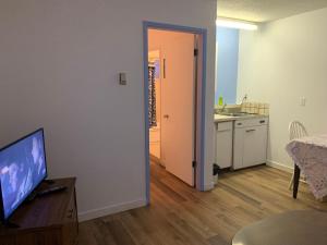 Cucina o angolo cottura di Swiss Sunset Inn